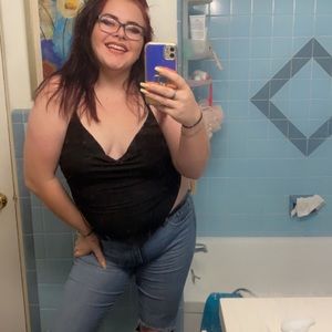 Meet your Posher, Lauren